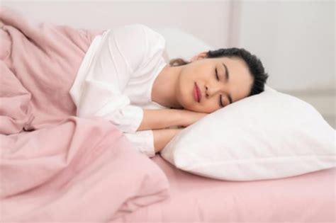 3 Jenis Posisi Tidur Yang Tepat Setelah Melahirkan Normal DokterSehat