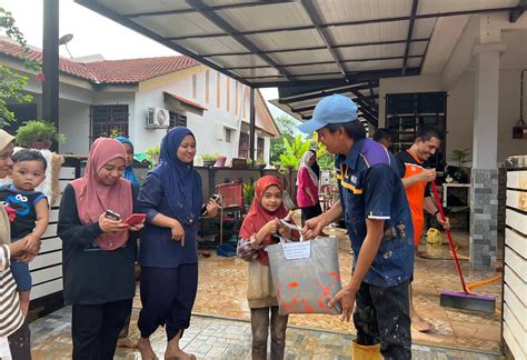 Pasukan Sukarelawan Kpt Uitm Prihatin Gerak Aset Bantu Mangsa Banjir