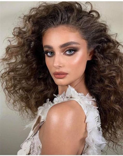 The Sexiest Celebrity Makeup Looks To Copy This Summer Taylor Hill