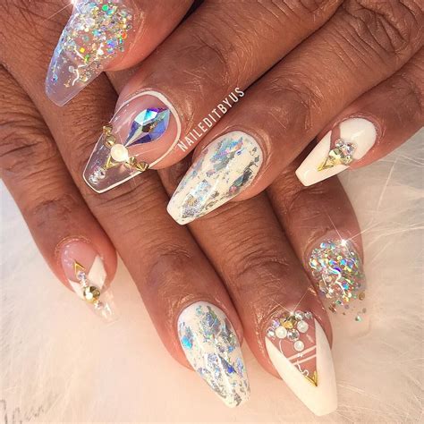 27 Lovely And Extravagant Clear Nail Designs Easy Nail Designs