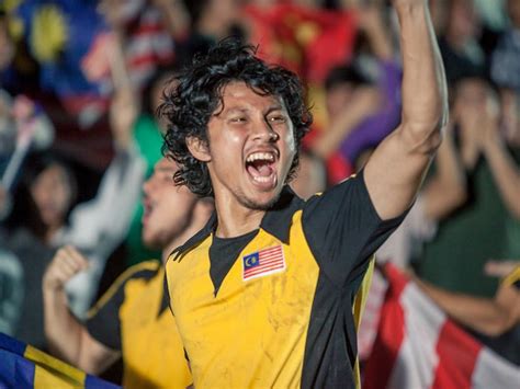 Set in the 1970s, a multicultural team of malaysian football players struggle to overcome personal and collective hardships as a team. "Ola Bola" box office now stands at RM14.5 million | News ...
