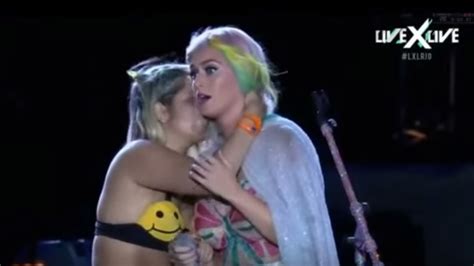 Katy Perry Kissed And Groped By Fan She Invited On Stage Itv News