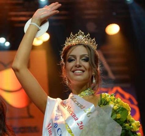 Transformasi Penampilan Oksana Voevodina Miss Moscow Yang Kini Berhijab Setelah Jadi Mualaf