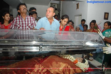 Actress Manjula Vijayakumar Passed Away HD Photos Stills Indiglamour