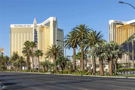 Can You Walk From Luxor To Mandalay Bay Inside Yes Heres How Feelingvegas
