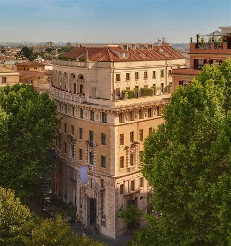 Le Grand Hotel Palace Rome Un Cinq étoiles Dexception Sur La Via