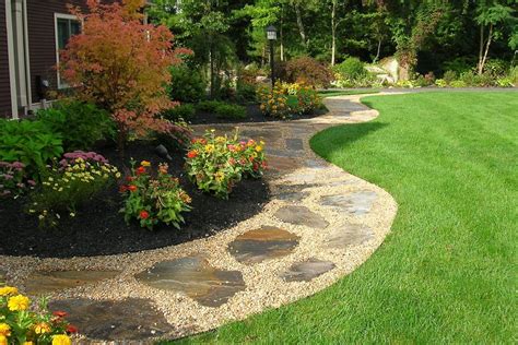 45 Front Yard Landscaping With Rocks Pea Gravel Walkway Landscaping