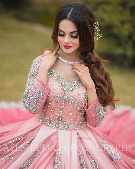 Although she could not win the title of miss veet 2018 yet she won the hearts of many people out there. Latest Beautiful Clicks of Actress Komal Meer | Pakistani ...