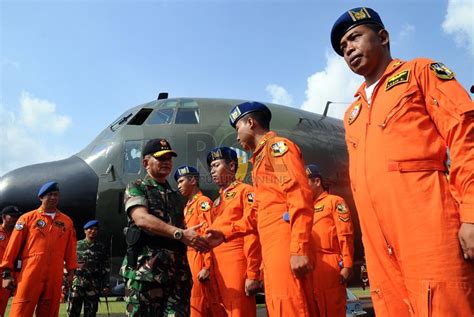 Garuda Militer Latgab 2014 Dirlatgab Cek Kesiapan Alutsista