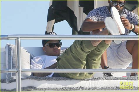 Chris Brown Goes Shirtless In Saint Tropez Photo 3167516 Chris Brown Shirtless Pictures