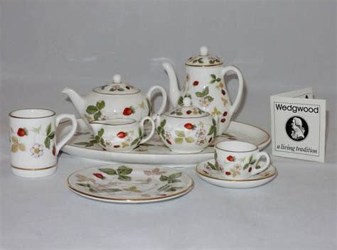 Wedgwood Miniature Tea Set Wild Strawberry Pattern Miniature Tea Set