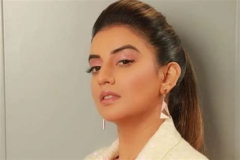 Bhojpuri Singer Akshara Singhs New Song Rocket Jawani Released News18