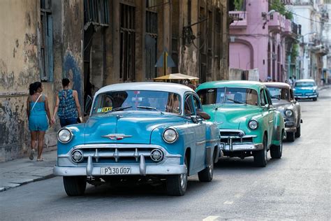 Hd Wallpaper Classic Cars On The Streets Of Havana In Cuba Urban