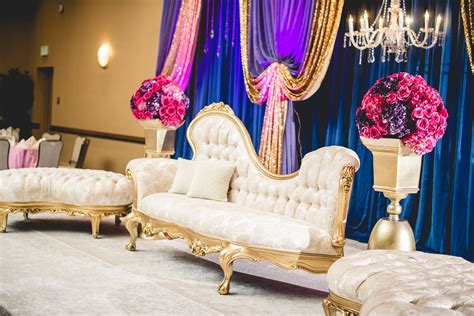 How Gorgeous Is This Gilded Gold And Cream Sofa Set