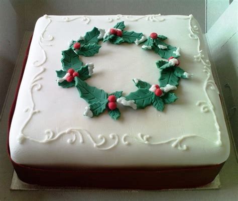 Luckily, many designs require just a few tools and some basic cake a cutout fondant cake design requires only a cookie or fondant cutter and some royal icing adhesive. Christmas Cakes | Emily's CakesEmily's Cakes