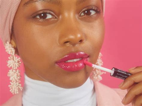 3 ways to make your lip gloss last all day