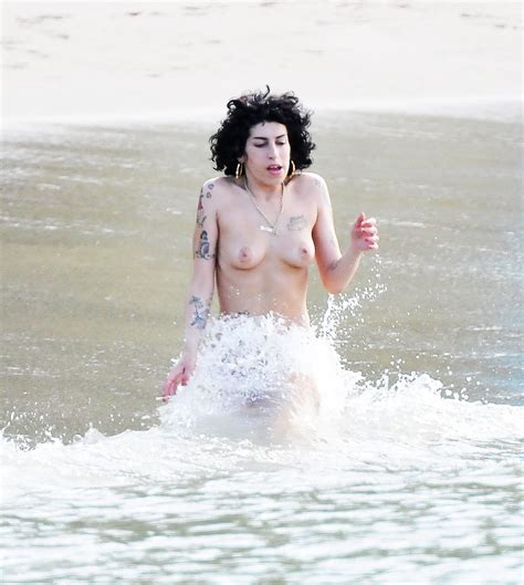 Amy Winehouse 49 Photos
