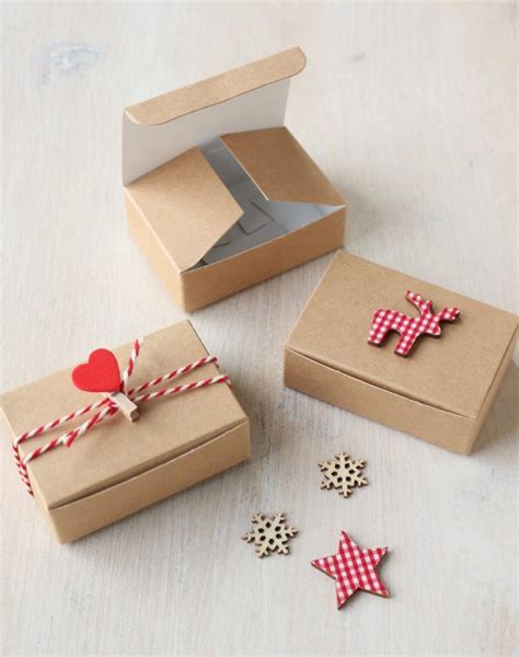Includes a video tutorial and to honor the small gifts in life here is a really cool tutorial on how to wrap up your awesome heartfelt gift with something handmade: Mini Christmas Box | Kraft DIY Box from Paper Tree