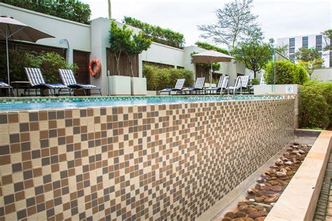 Holiday Inn Express Durban Umhlanga An Ihg Hotel Pool Pictures