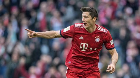 Bayern Munichs Robert Lewandowski The Fittest Man In Football