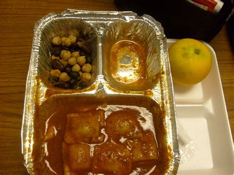 Us Kids Photos Of Their Disgusting School Lunch Realitypod