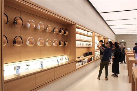 What Singapores First Apple Store Looks Like Rechi