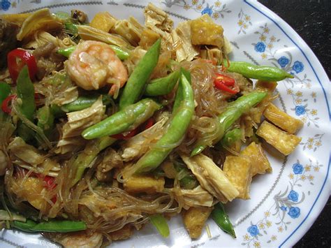 Resep sayur lodeh jawa tidaklah rumit, namun memang memerlukan ketelatenan dalam membuatnya. SAYUR GORENG JAWA