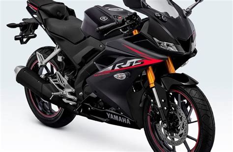 The seat height of the yamaha r15 v3 is 15 mm larger in comparison to the previous versions. KTM RC 125 vs Yamaha R15 V3.0 vs Bajaj Pulsar RS 200 Drag ...