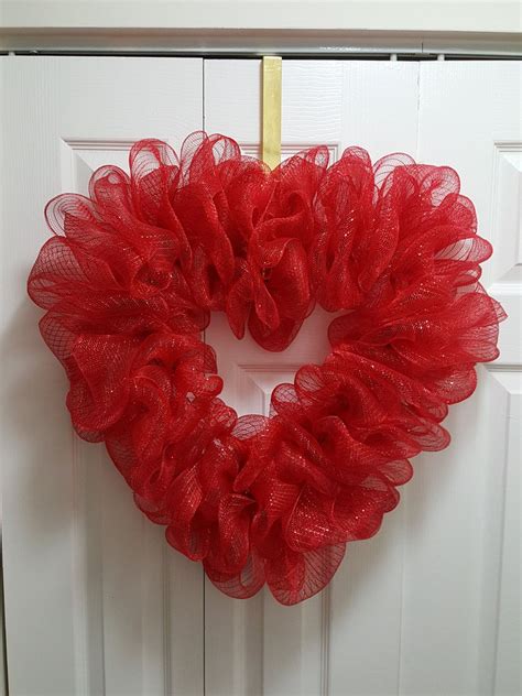 Heart Shaped Wreath Red Or White Deco Mesh Wreath Ready To Etsy Diy Valentines Day Wreath