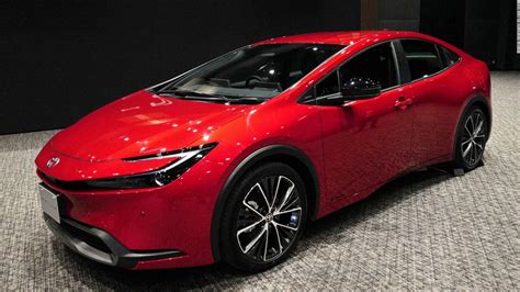 Toyota Presents A New Version Of The Prius More Powerful And Efficient