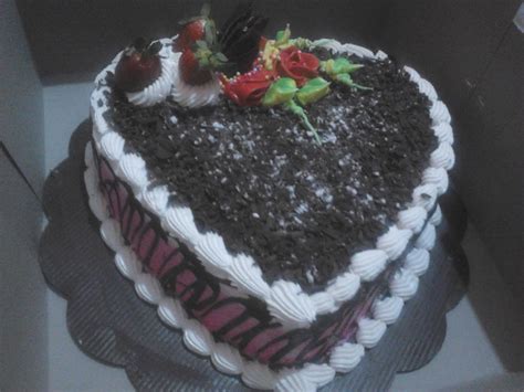 Fuji Astuti on Twitter: "Kejutan kue ultah pernikahan dr suamiku..yg