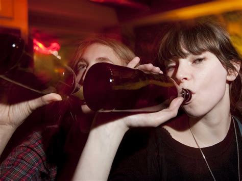 Estudio ¿cómo Les Afecta El Alcohol A Las Mujeres Estilo De Vida