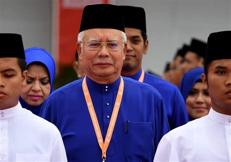 A court in malaysia has sentenced former pm najib razak to 12 years in jail after finding him guilty on all former malaysian prime minister najib razak has been found guilty of all seven charges of. Malaisie-Corée du Nord : l'opération politique du Premier ...