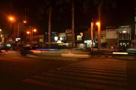 Foto Jalan Aspal Malam Hari