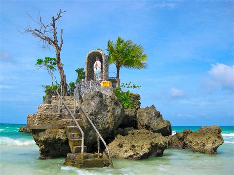 Fun Tips And Gossip The Grotto At Willyâ€ S Rock In Boracay Islands