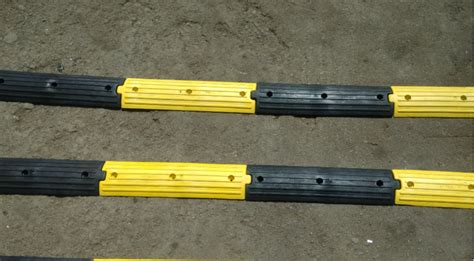 Tuff Blackyellow Rubber Rumble Strip Speed Hump For Road 500 Mm X