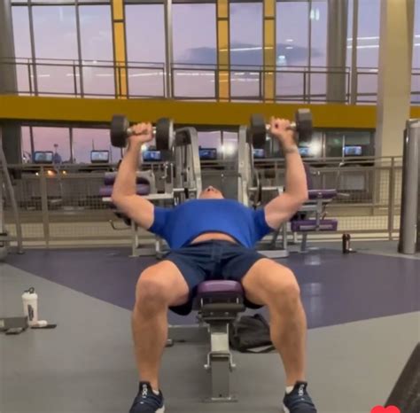 Daddy Lover On Twitter Love To See This Sexy Daddy Workout 🥵🍆