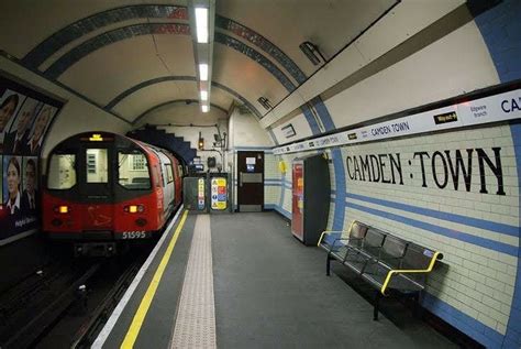 New Roundels Installed At Battersea And Nine Elms Ahead Of Northern