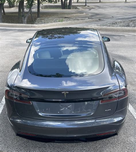 Tesla Model S Plaid становится победителем в борьбе за политику в