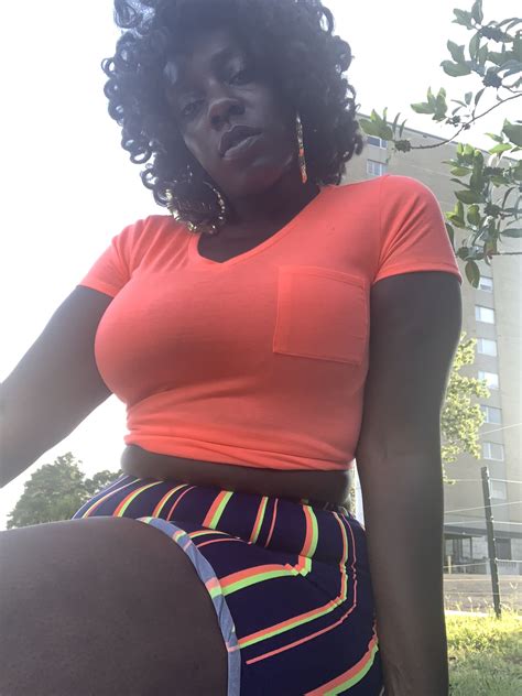 sun bathed ☀️melanin queen👑 black goddess🖤🖤🖤 melanin queen thick black women black goddess