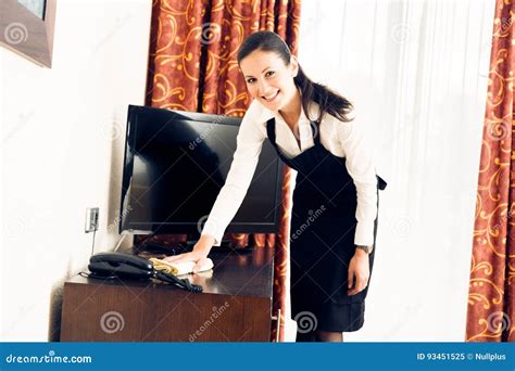 Maid Making Up A Hotel Room Stock Image Image Of Service Maid 93451525