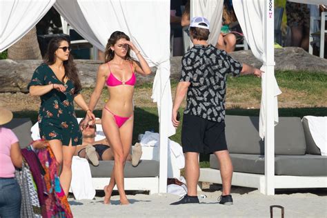 Glen Powell Packs On The Pda With Gigi Paris In Mexico Photos