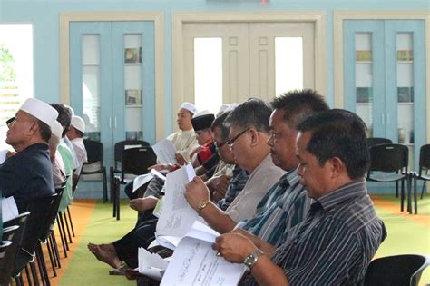 Wan mohd nazri bin wan mohd izzuddin penolong pengarah (unit industri). Majlis Perundingan Kampong Mulaut: Perjumpaan dan ...