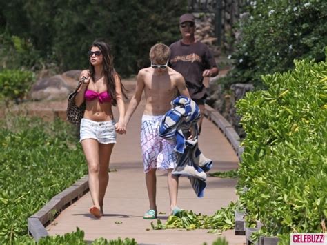 Selena Gomez Justin Bieber Shirtless In Hawaii May 23 2011