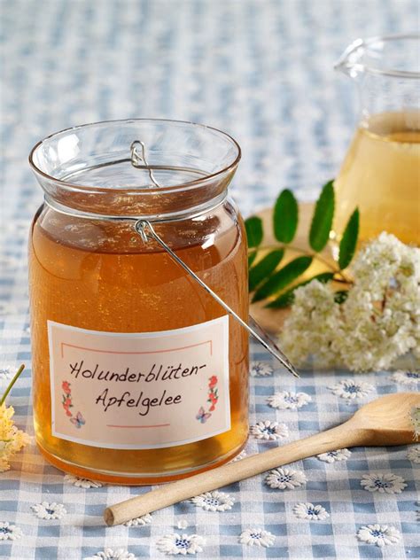 Apfel birne holunderbeeren dampfentsafter gehen. Holunderblüten-Apfel-Gelee | Rezept | Holunder marmelade ...