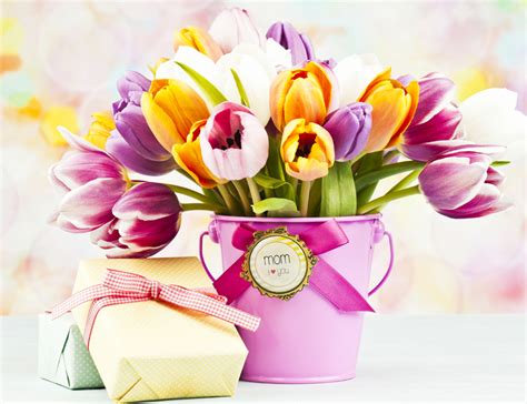 Take our mother's day quiz and check out our special mother's day brunch survey! Mothers Day - When is Mothers Day? | Holidays.net