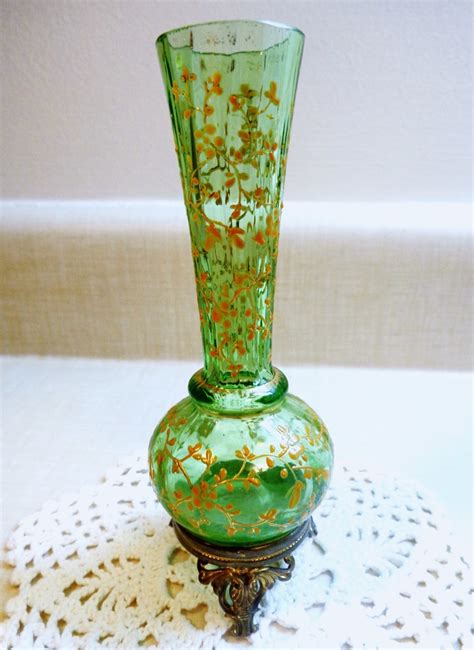 Help To Identify Small Antique Art Glass Vase Collectors Weekly