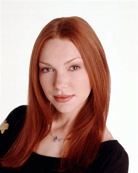 Her father died in 1993, when she was 13 years old. Picture of Laura Prepon