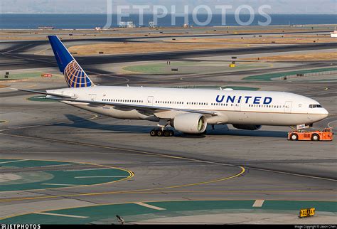 N780ua Boeing 777 222 United Airlines Jason Chen Jetphotos