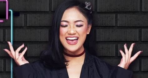Download lagu kasih selamanya mp3 gratis dalam format mp3 dan mp4. LIRIK LAGU MARION JOLA - MERAH JAMBU